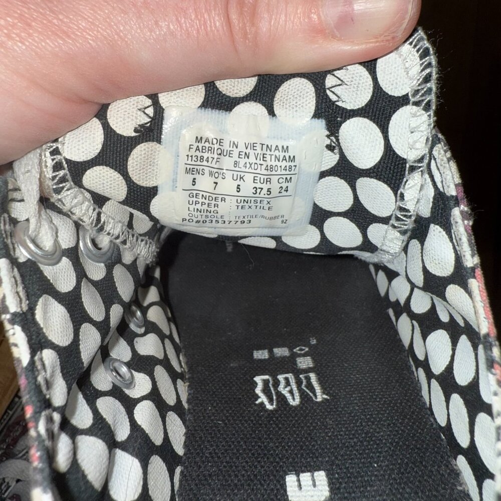 Converse Low Tops Chuck Taylor All Stars Comic Strip Unisex Mens‎ 5, Women's 7 - Picture 9 of 9